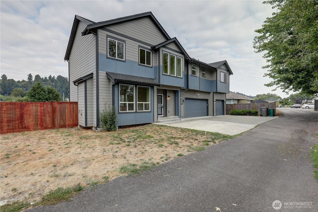 Photo of 129 elise Ct Ct, Pacific, WA 98047 (MLS # 2431889)