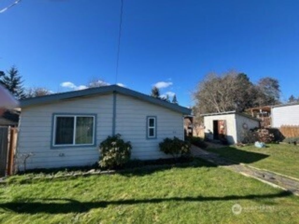 Photo of 3031 Nipsic Avenue, Bremerton, WA 98310 (MLS # 2485434)