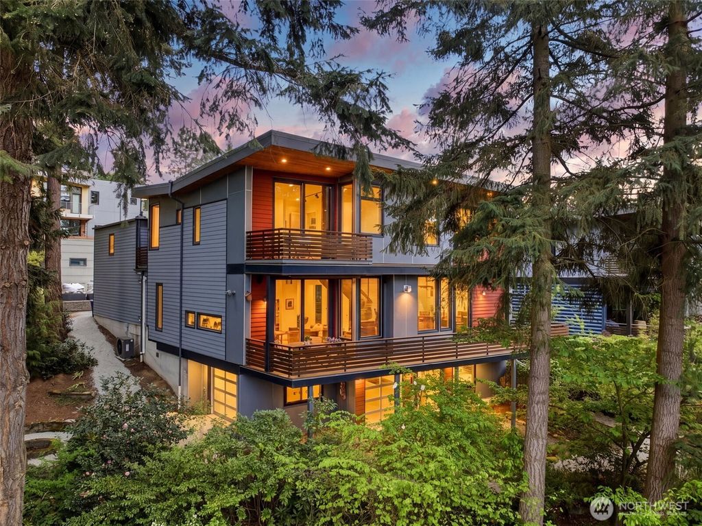 Photo of 4019 131st Place SE, Bellevue, WA 98006 (MLS # 2514284)
