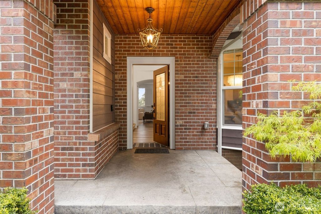 Photo of 15820 104th Avenue NE, Bothell, WA 98011 (MLS # 2508224)