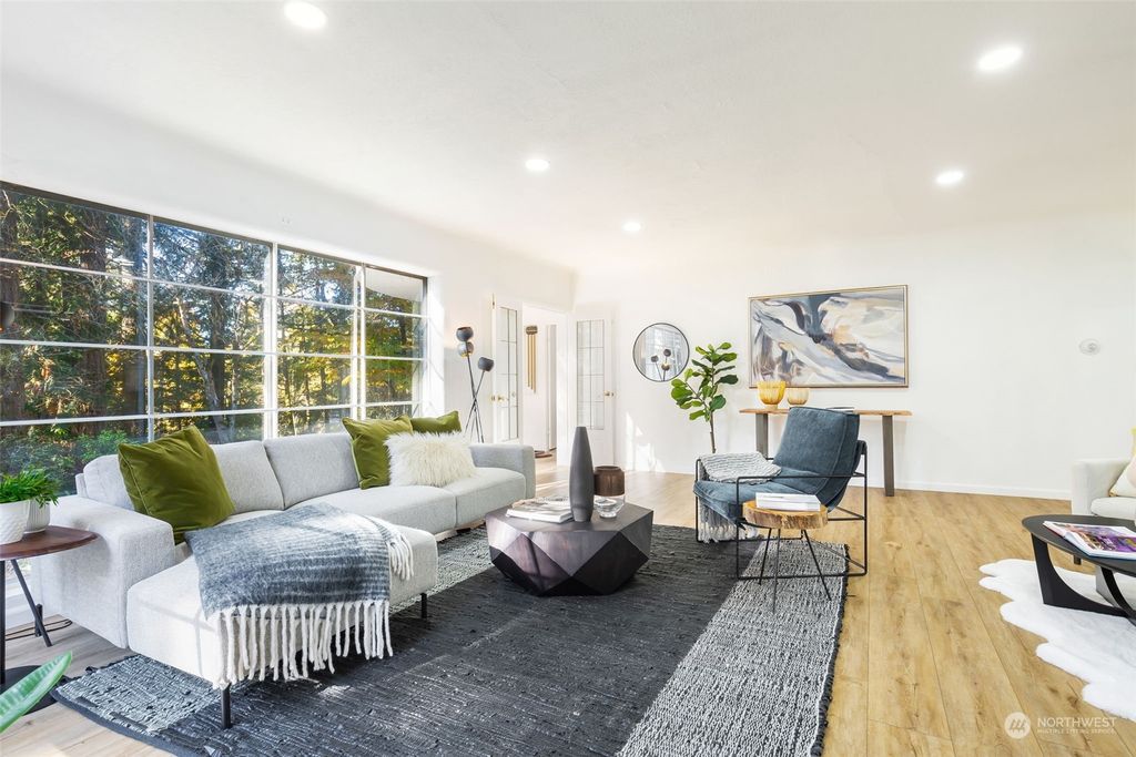 Photo of 2800 122nd Place NE, Bellevue, WA 98005 (MLS # 2181926)