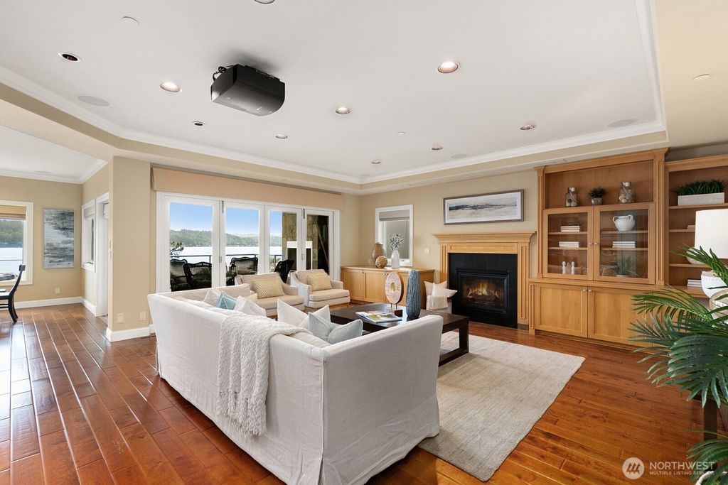 Photo of 2254 W Lake Sammamish Parkway SE, Bellevue, WA 98008 (MLS # 2377540)