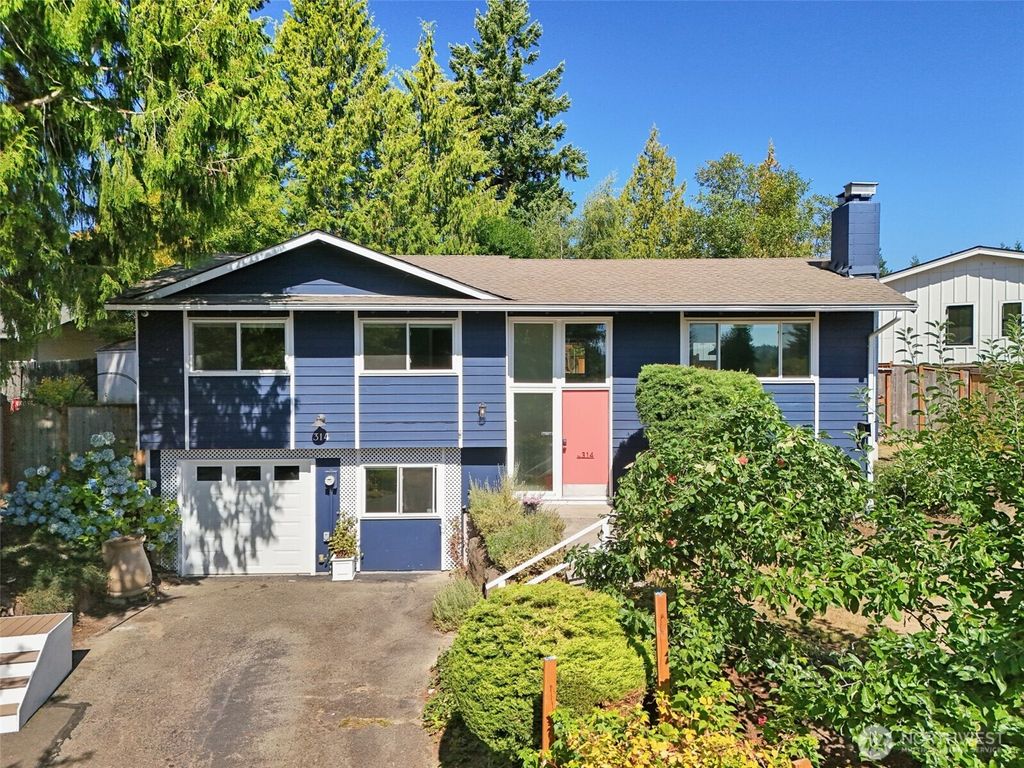 Photo of 314 17th Avenue, Kirkland, WA 98033 (MLS # 2413027)