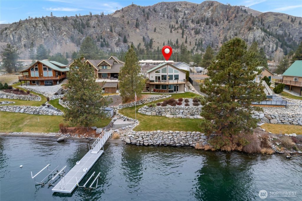 Photo of 15107 N Lakeshore Drive, Entiat, WA 98822 (MLS # 2483530)