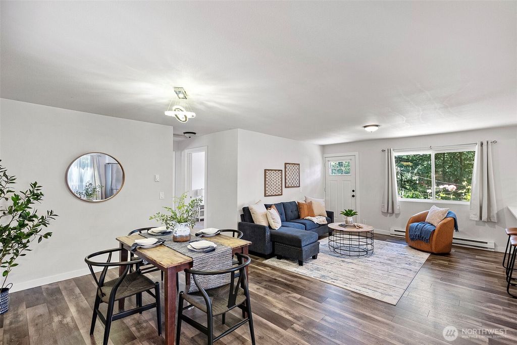 Photo of 37226 1st Avenue SW, Federal Way, WA 98023 (MLS # 2412656)