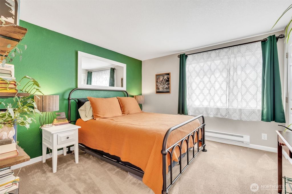 Photo of 4231 NE 5th Street #E101, Renton, WA 98059 (MLS # 2385909)