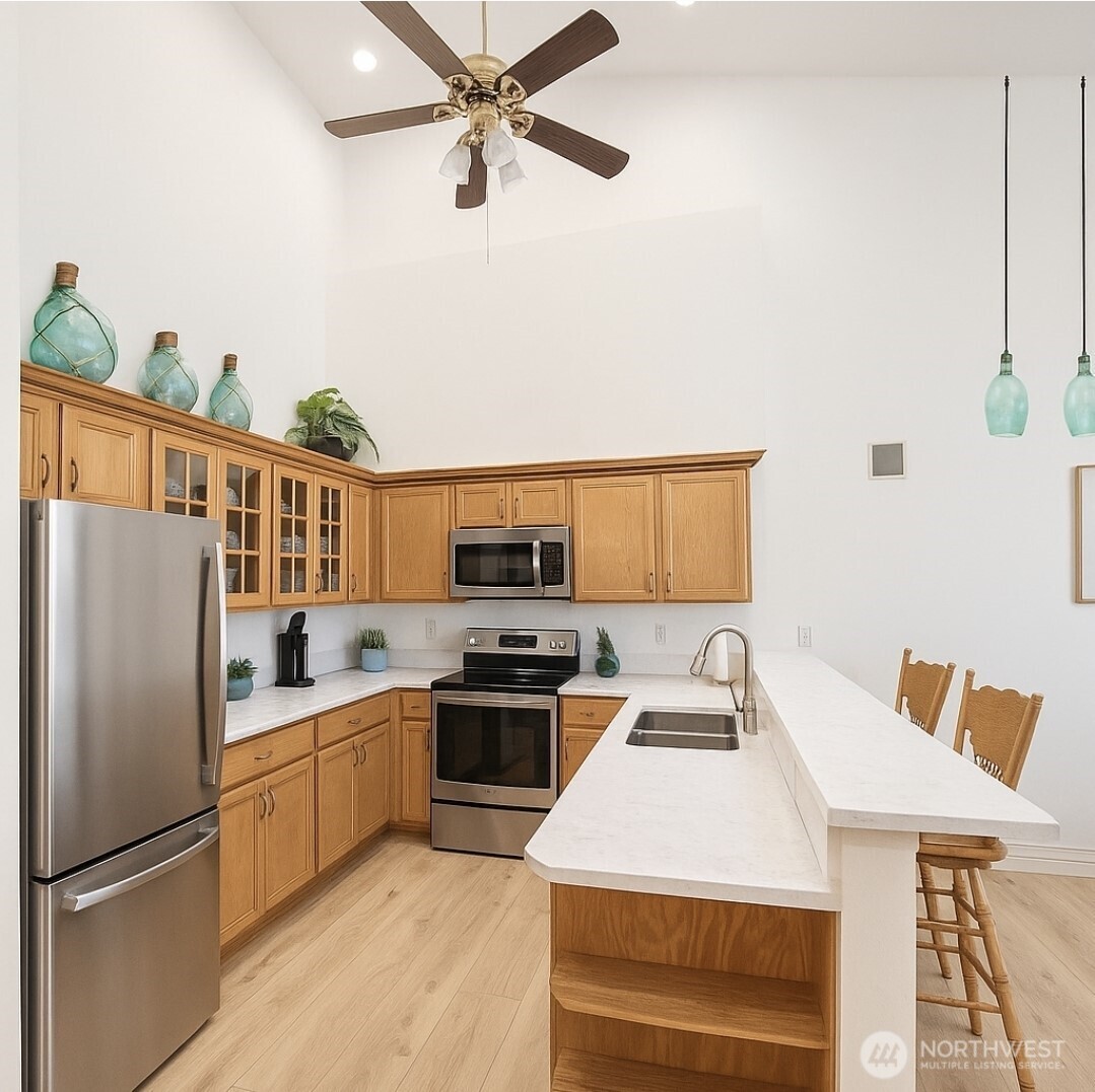 855 NW Ocean Shores Boulevard 201