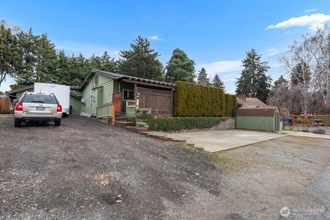 Photo of 1134 Barton Square Sq, East Wenatchee, WA 98802 (MLS # 2482791)