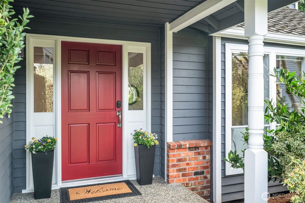 Photo of 3915 245th Court SE, Sammamish, WA 98029 (MLS # 2499997)