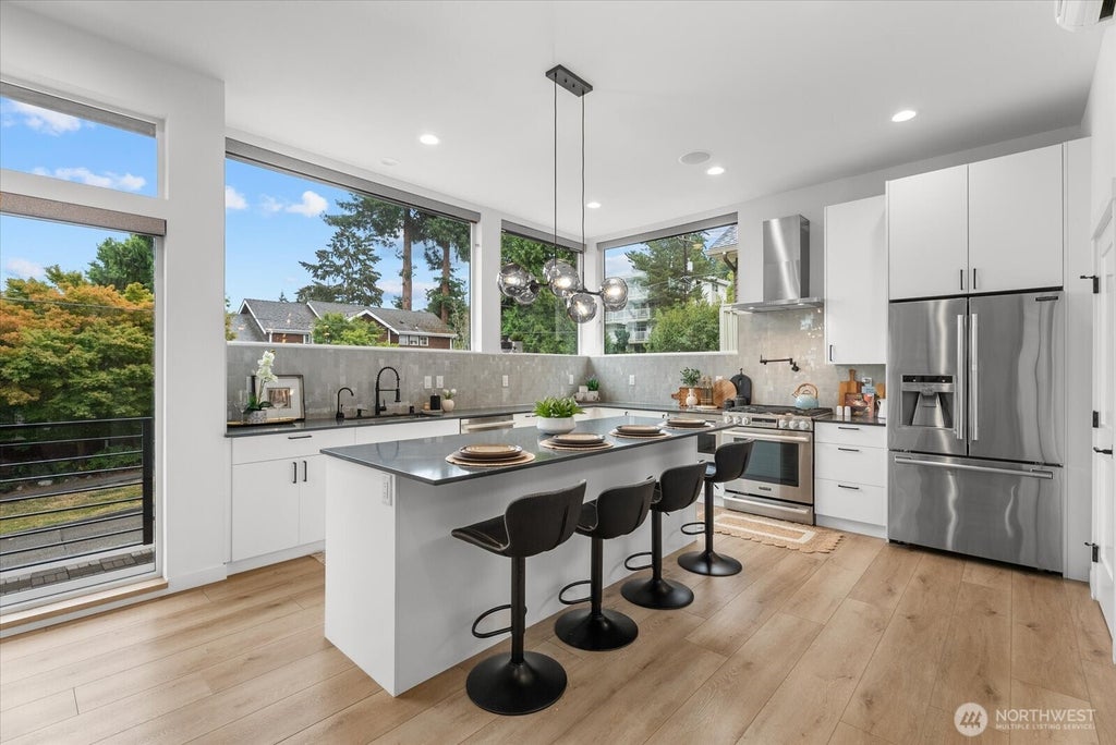 Photo of 3111 Queen Anne Avenue N, Seattle, WA 98109 (MLS # 2577461)