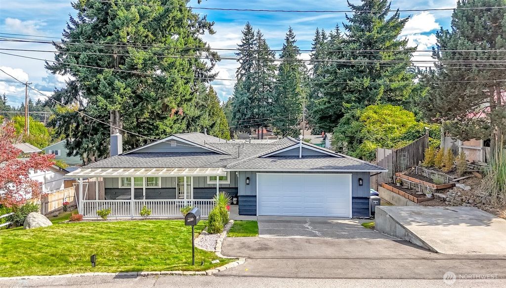 Photo of 35616 15th Ave SW Ave, Federal Way, WA 98023 (MLS # 2387162)