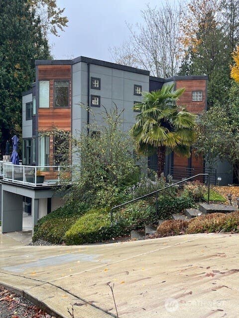 Photo of 9425 110th Place NE, Kirkland, WA 98033 (MLS # 2574459)