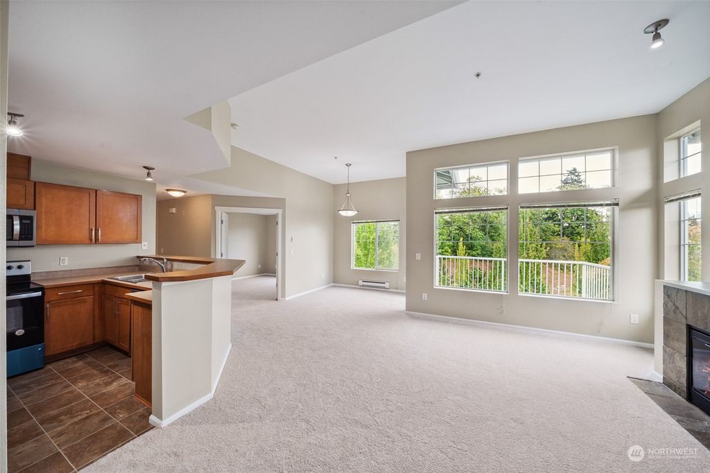 Photo of 4065 S 212th Court #F, SeaTac, WA 98198 (MLS # 2164063)