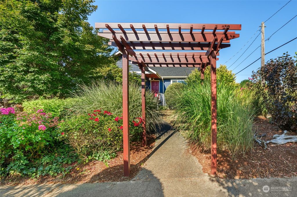 Photo of 5403 44th Avenue SW, Seattle, WA 98136 (MLS # 2150857)