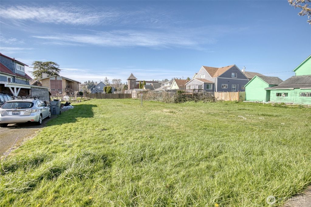 Photo of 410 6th Street, Hoquiam, WA 98550 (MLS # 2517002)