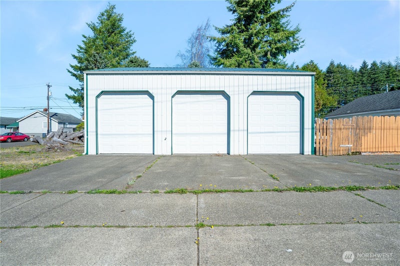 1209 2nd Street
