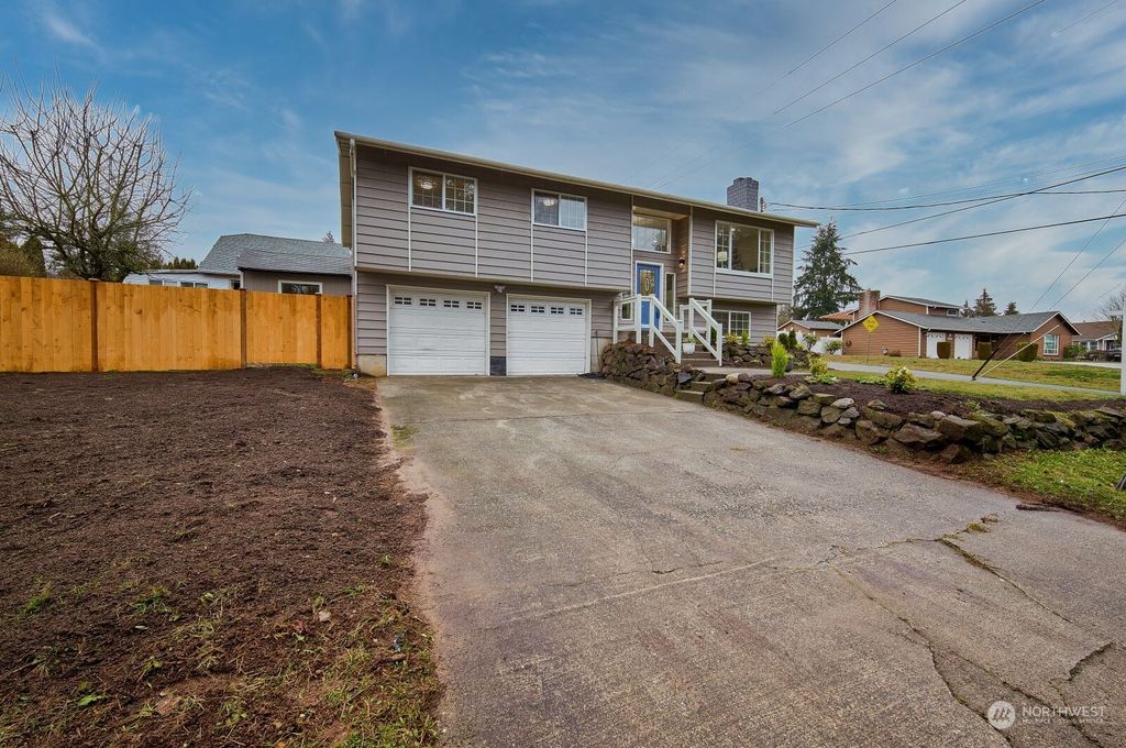 Photo of 7606 Upper Ridge Road, Everett, WA 98203 (MLS # 2038488)