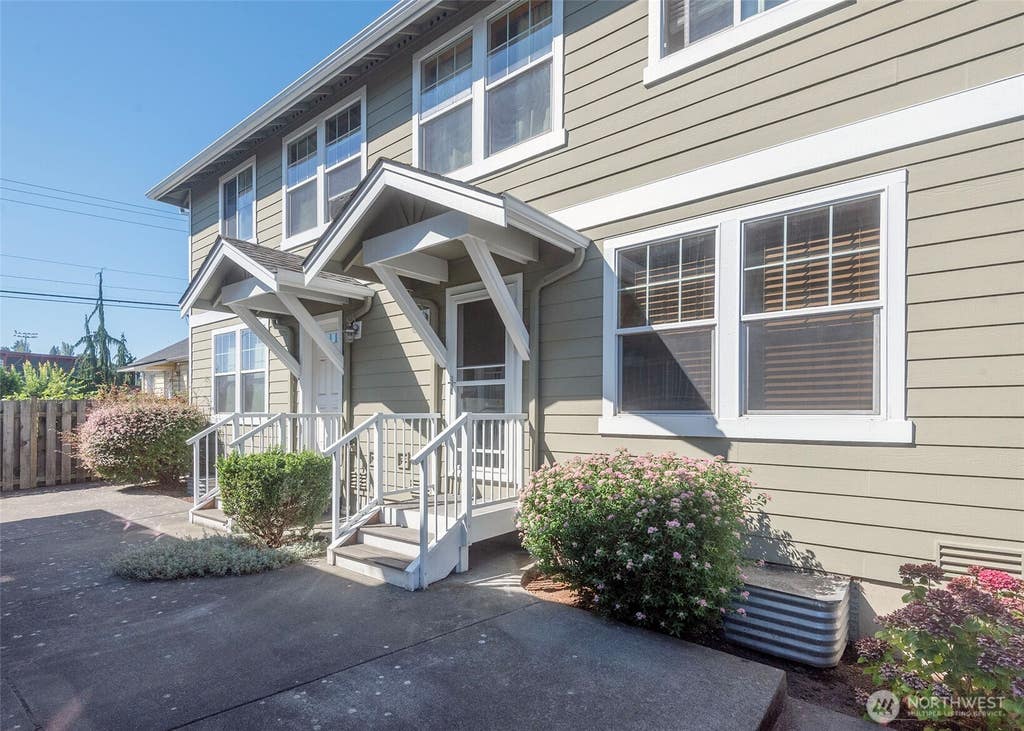 Photo of 3627 Lombard Avenue #A, Everett, WA 98021 (MLS # 2571579)