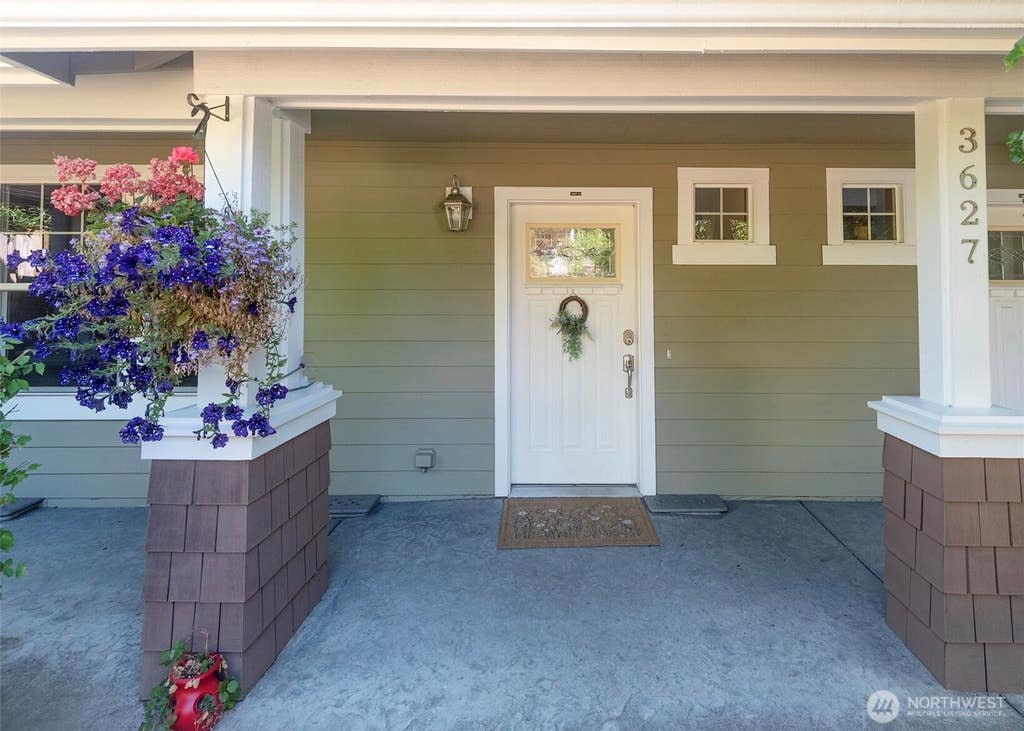 Photo of 3627 Lombard Avenue #A, Everett, WA 98021 (MLS # 2571579)