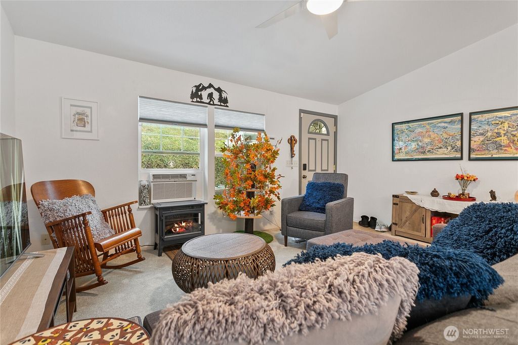 listing image 9365062380222502503