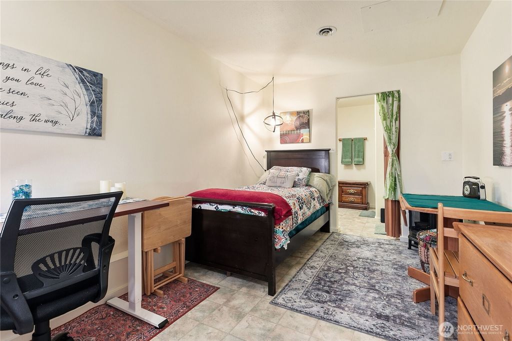 listing image 9366433096541447435
