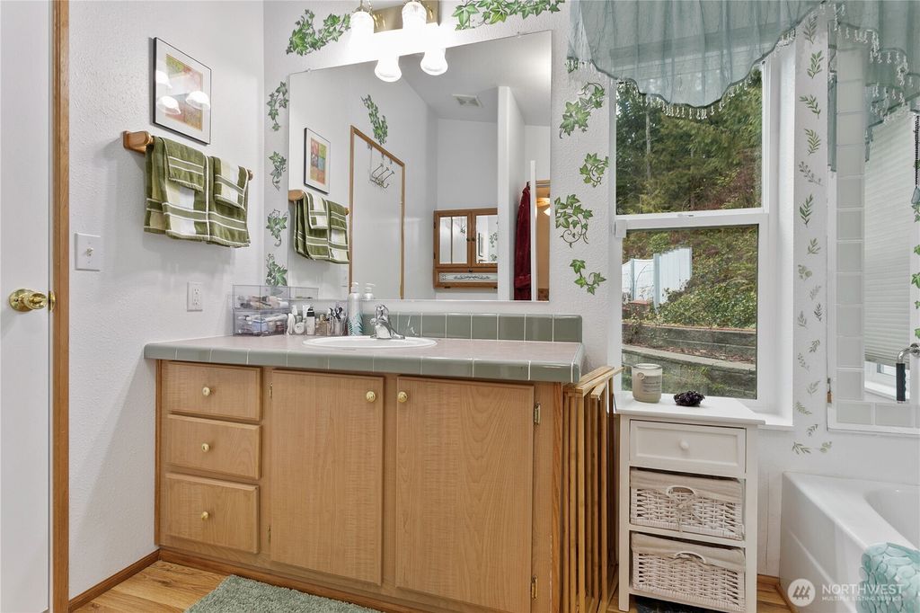 listing image 9368989456954207365
