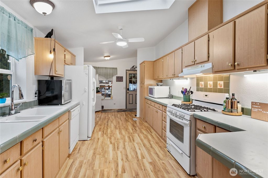 listing image 9364454197964484902