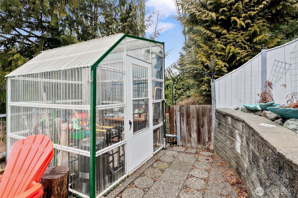 listing image 9364801941798205684