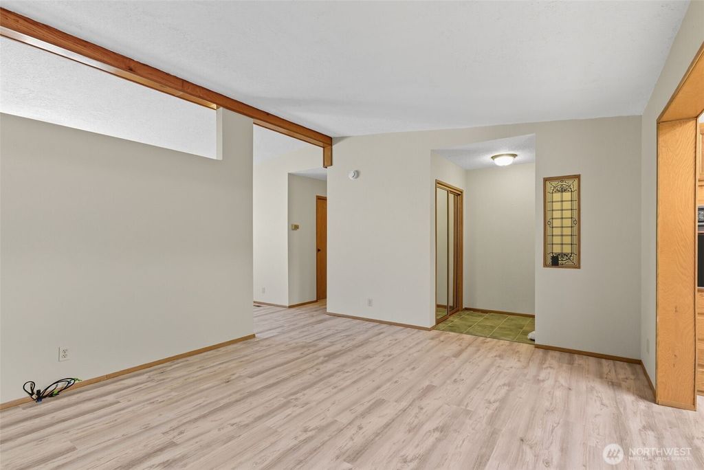Photo of 11120 SE 234th Place Pl, Kent, WA 98031 (MLS # 2440981)