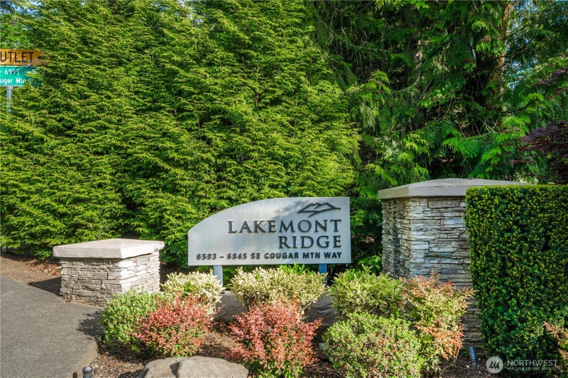 6825 Cougar Mountain Way