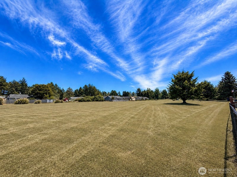 214 Canal Drive NE