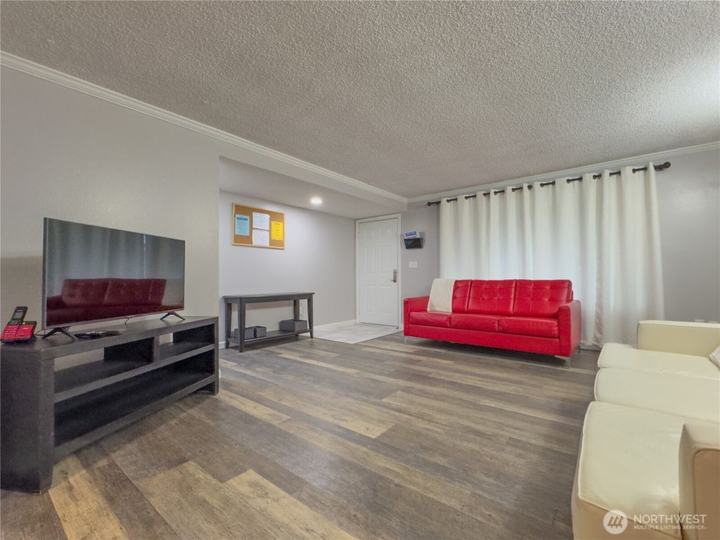 Photo of 2912 SW 333rd Street, Federal Way, WA 98032 (MLS # 2334562)