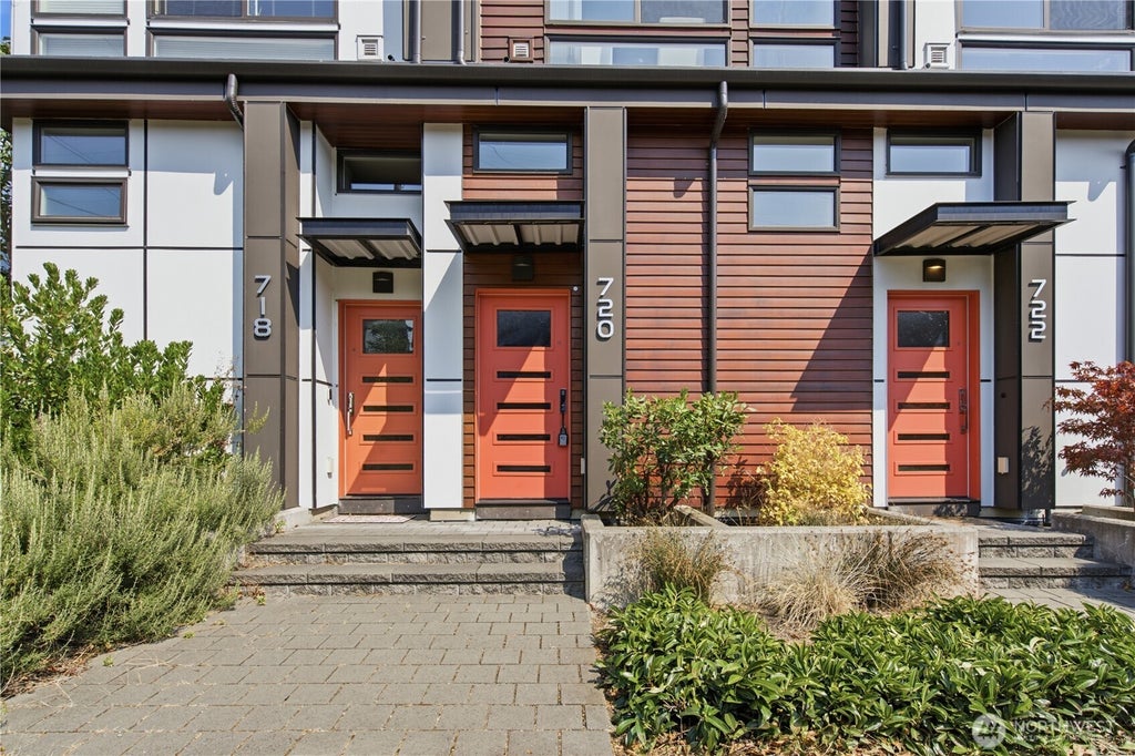 Photo of 720 N 43rd St ST, Seattle, WA 98103 (MLS # 2569463)