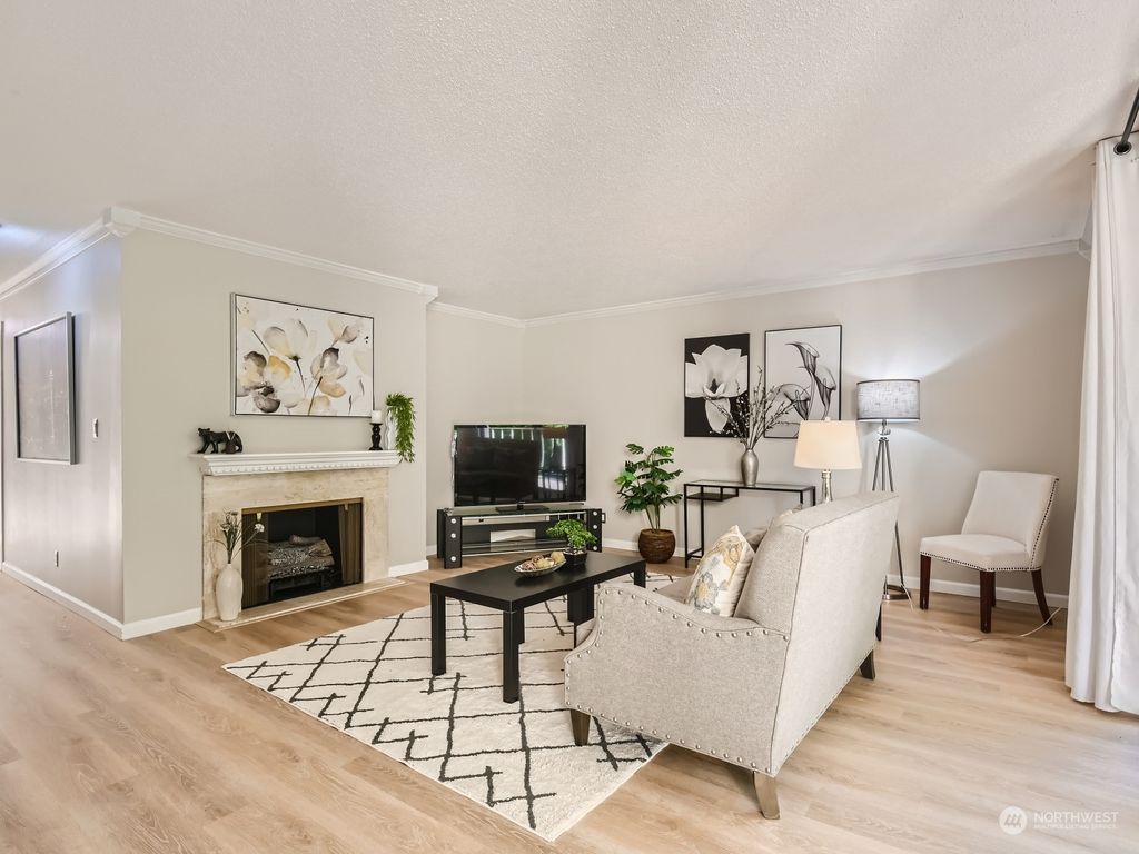 Photo of 4540 8th Avenue NE #302, Seattle, WA 98105 (MLS # 2200702)
