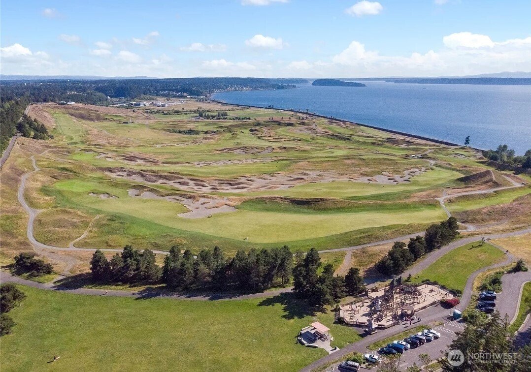 4501 Grandview Dr Drive W t208