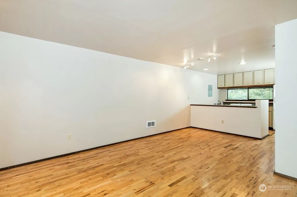 Photo of 4745 Ravenna Avenue NE, Seattle, WA 98105 (MLS # 2273313)