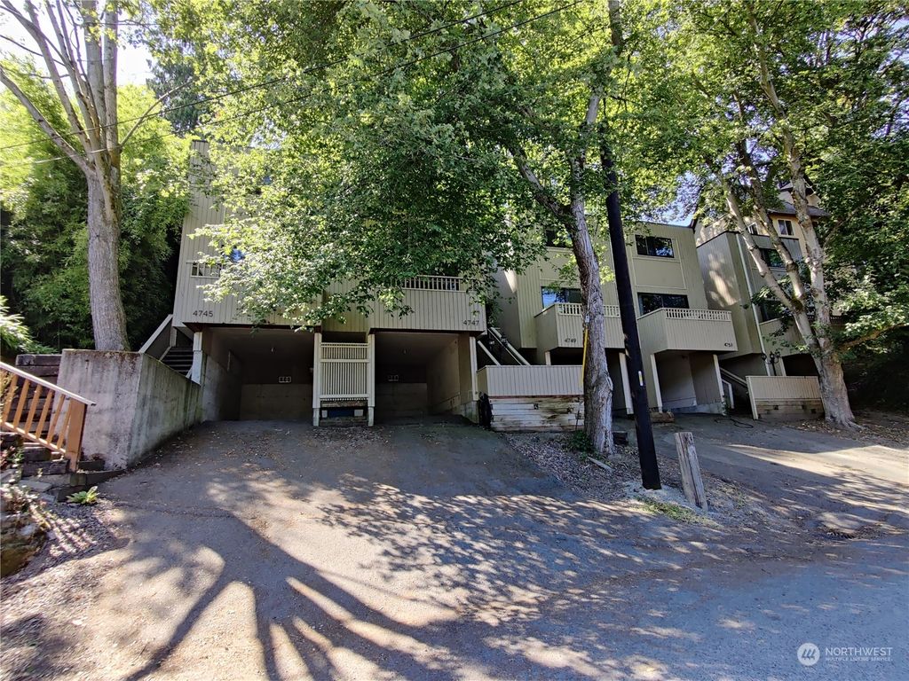 Photo of 4745 Ravenna Avenue NE, Seattle, WA 98105 (MLS # 2273313)