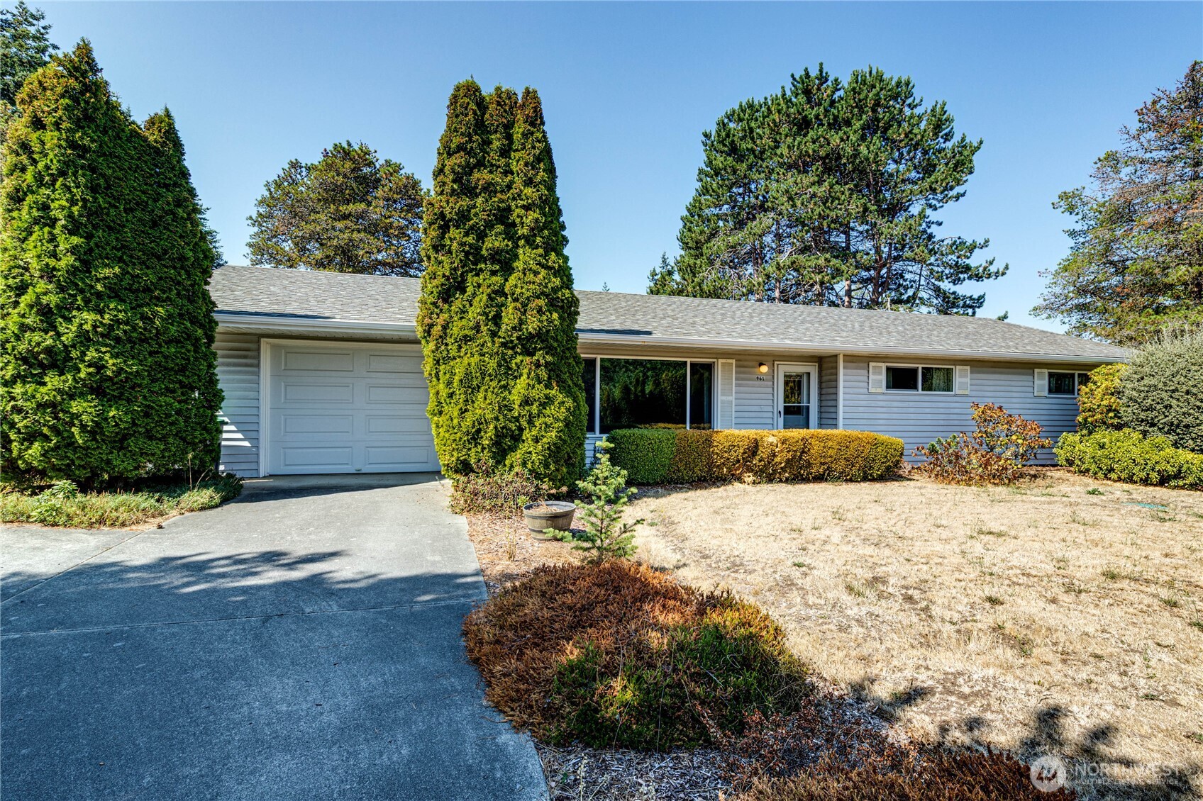 961 N Mariott Avenue