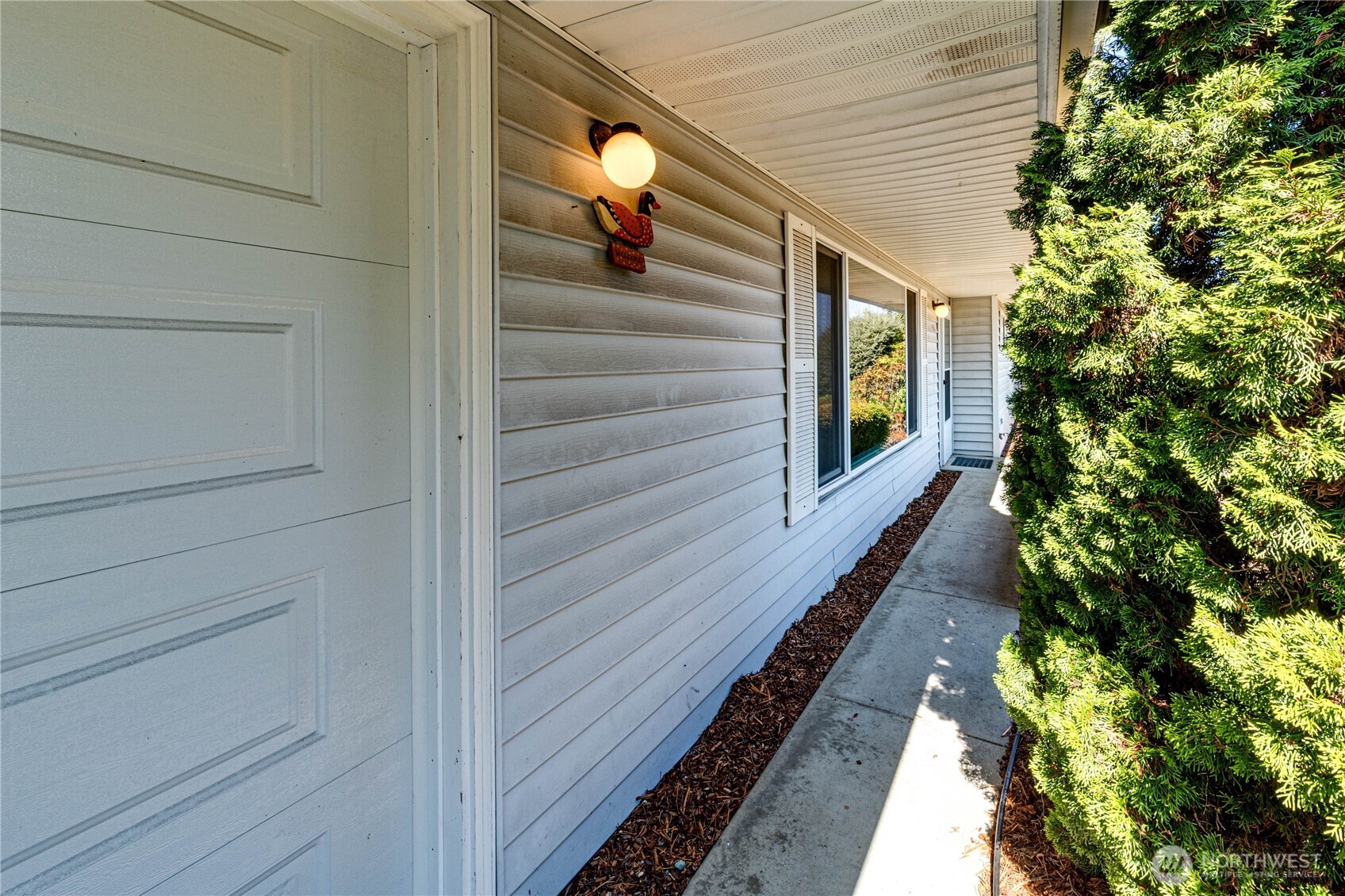 961 N Mariott Avenue