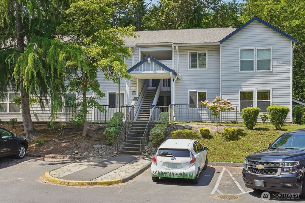 Photo of 33020 10th Avenue SW #E204, Federal Way, WA 98023 (MLS # 2393964)