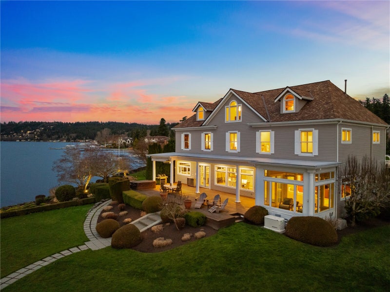 649 E Lake Sammamish Parkway SE
