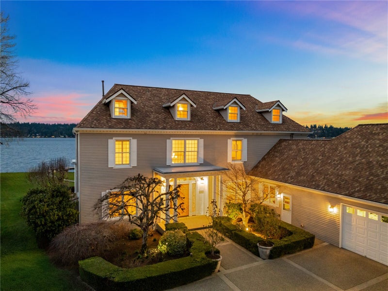 649 E Lake Sammamish Parkway SE