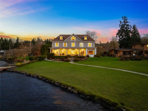 Photo of 649 E Lake Sammamish Parkway SE, Sammamish, WA 98074 (MLS # 2595713)