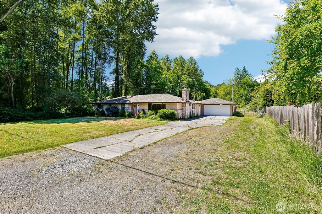 Photo of 10204 21st Ave W AVE, Everett, WA 98204 (MLS # 2543349)