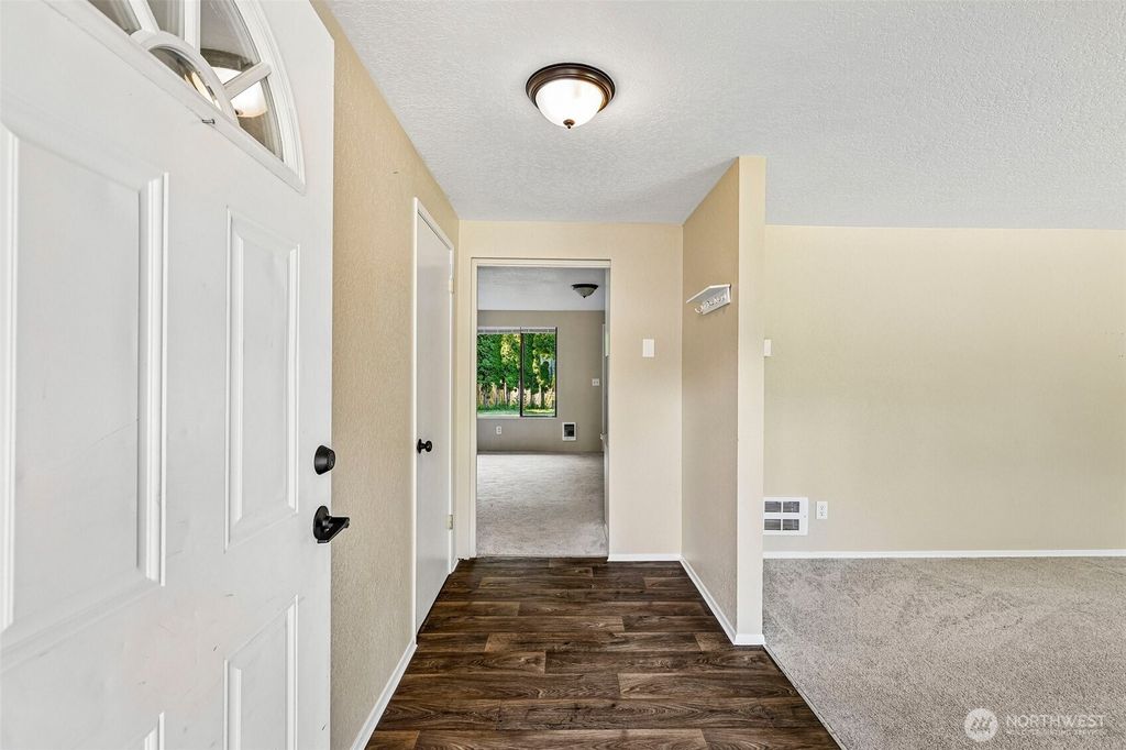 Photo of 10204 21st Ave W AVE, Everett, WA 98204 (MLS # 2543349)