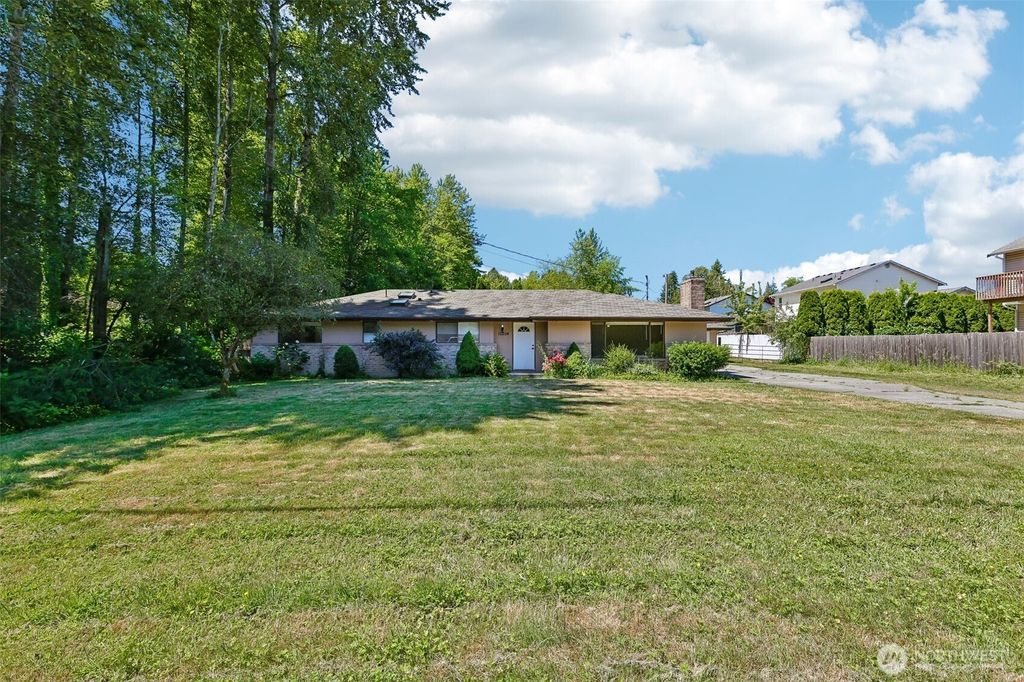 Photo of 10204 21st Ave W AVE, Everett, WA 98204 (MLS # 2543349)