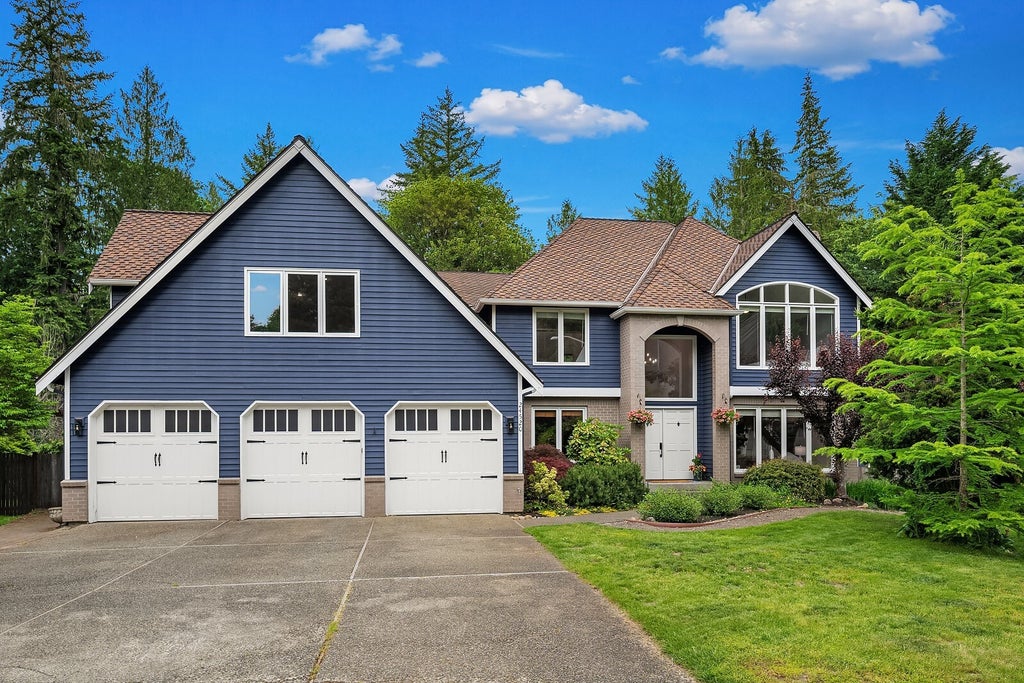 Photo of 24520 NE 11th Place, Sammamish, WA 98074 (MLS # 2595372)