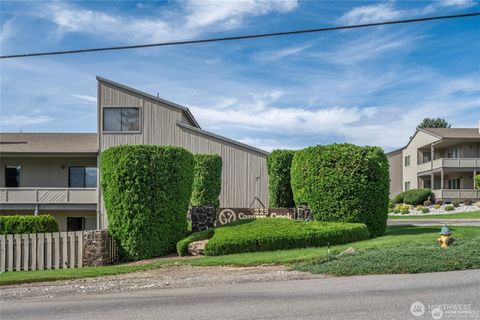 Photo of 225 19th Street #31, East Wenatchee, WA 98802 (MLS # 2482968)