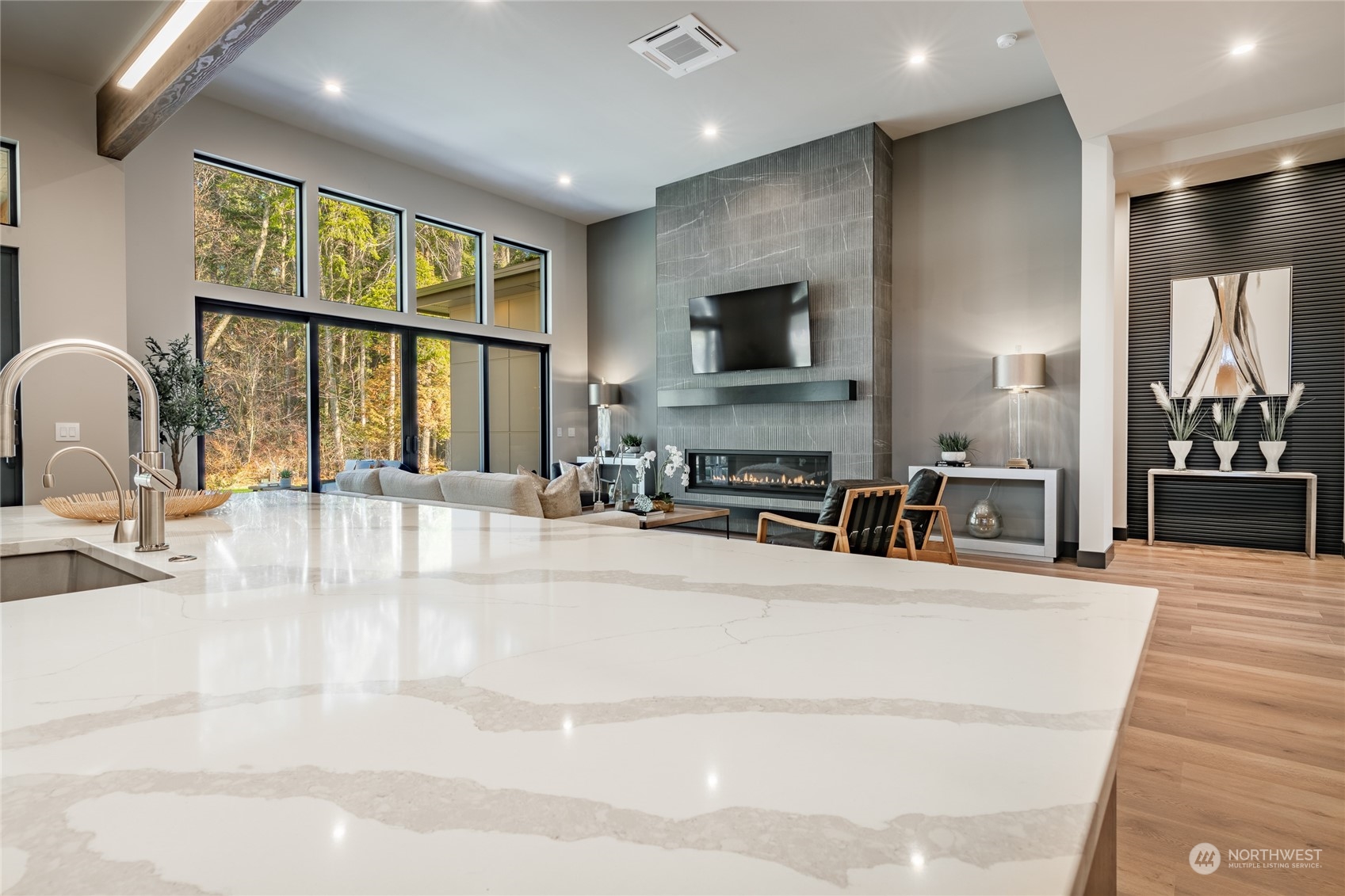 5693 Lux Lane