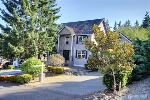Photo of 4018 52nd Street NE, Federal Way, WA 98422 (MLS # 2430564)